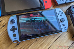 Le GPD Win 4 devrait fonctionner sans problème à 60 Hz après avoir flashé son nouveau firmware IC. (Source de l'image : NotebookCheck)