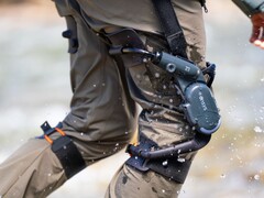 L'exosquelette de genou Dnsys Z1 aide les randonneurs à compenser la charge des sacs à dos lourds. (Source de l'image : Dnsys)