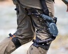 L'exosquelette de genou Dnsys Z1 aide les randonneurs à compenser la charge des sacs à dos lourds. (Source de l'image : Dnsys)