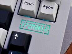 Eclairage du logo Epomaker Galaxy68.