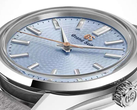Le logo Grand Seiko et l’aiguille des secondes présentent une finition en or rose.
