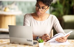 Le Lenovo ThinkBook 13s devrait offrir des durées d'exécution plus longues lorsqu'il est équipé d'un APU AMD Ryzen 6000U. (Image source : Lenovo)