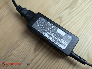 Le minuscule adaptateur secteur du Connect 15