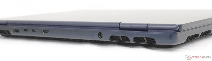 Arrière : USB-A 3.2 Gen. 1 (5 Gbps), 1x USB-C Thunderbolt 4 avec DisplayPort 2.1 (40 Gbps), 1x USB-C 3.2 Gen. 2 avec DisplayPort + Power Delivery (10 Gbps), HDMI 2.1, adaptateur secteur