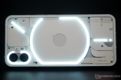 On ne peut rien faire contre la qualité des haut-parleurs du téléphone (1). (Source de l'image : NotebookCheck)