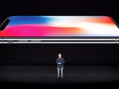 L'iPhone 19 Pro devrait recevoir la refonte la plus importante depuis l'iPhone X. (Image source : Apple)