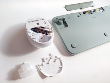 Compartiments de batterie. (Source de l'image : Notebookcheck)