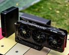 Le MCIO de l'eGPU GPD G2 sera limité aux vitesses PCIe 4.0 x8. Pcitured : une image montrant le GPD G2 avec un GPU et le mini PC GPD Box. 