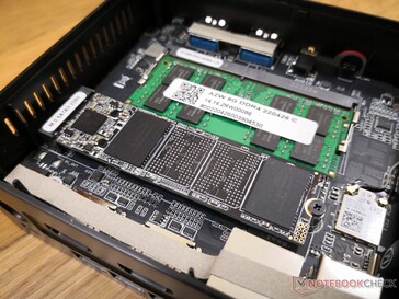 Emplacement primaire M.2 2280 SATA III. Ce modèle n'est pas livré avec des SSD NVMe