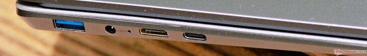 Côté gauche : USB A 3.1 Gen 1, entrée secteur, mini-HDMI, USB C 3.1 Gen 1.