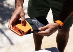 La pochette de séchage pour téléphone UAG est conçue pour sécher les smartphones de manière particulièrement efficace.