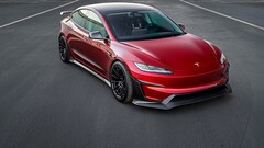 La Tesla Model 3 Performance avec le kit aérodynamique du marché secondaire. (Source de l&#039;image : Unplugged Performance/X)