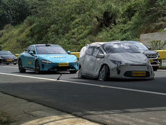 La Xiaomi SU7 n'a pas fait bonne figure lors du test ADAS. (Source de l'image : DCarStudio/YT)