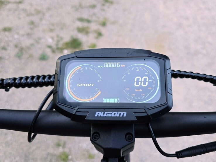 Ausom L2 Max Display (img source:notebookcheck)