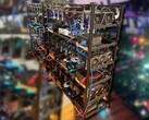 Plate-forme de minage de cryptomonnaies avec des cartes NVIDIA (image : miner69niner/Reddit, édité)