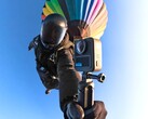 Le nouveau GoPro Max 2 vient de tomber du ciel, comme le montre cette image teaser officielle (Image source : GoPro)