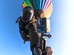 Le nouveau GoPro Max 2 vient de tomber du ciel, comme le montre cette image teaser officielle (Image source : GoPro)