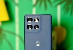 Le Motorola Moto G86 Power dispose d&#039;une énorme batterie et d&#039;un écran très lumineux. (Source de l&#039;image : Notebookcheck)