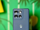Le Motorola Moto G86 Power dispose d'une énorme batterie et d'un écran très lumineux. (Source de l'image : Notebookcheck)