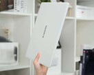 Le nouveau Xiaomi Book Pro 14 peut être équipé d'un Intel Core Ultra X7 358H. Photo : l'ordinateur portable en blanc.