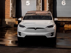 Même les conducteurs fréquents de voitures électriques comme la Tesla Model X peuvent s'attendre à une longue durée de vie de 200 000 miles ou plus (Image : Jorgen Hendriksen)
