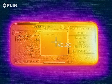 iPhone 11 - Relevé thermique à l'avant de l'appareil en cas de sollicitations.