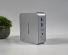 Minisforum M2 mini PC vue des ports avant