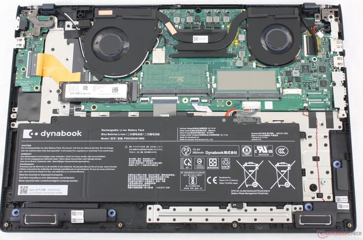 Facilité d'entretien avec un SSD M.2 2280 accessible et deux emplacements DDR5 SODIMM