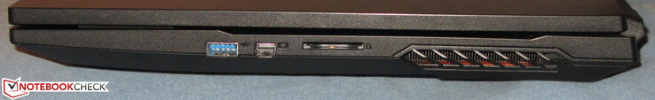 Côté droit : USB A 3.2 Gen 2, Mini DisplayPort, lecteur de carte SD.