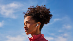 Apple Les AirPods avec modules de caméra seraient produits en masse en 2026 (source d&#039;image : Apple)