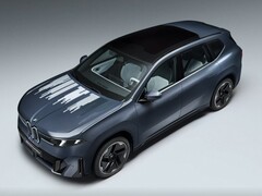 La BMW iX3 Flow Edition peut changer l'apparence de son capot grâce à la technologie E-Ink.