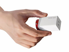 Les deux chargeurs ont été lancés en même temps que l'Ace 6 Ultra. Photo : une photo promotionnelle de l'adaptateur 120W.