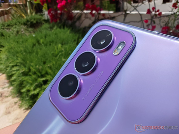 Oppo Reno12 Pro - Image de prise en main (via Notebookcheck)