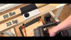 Le Find N5 peut-il supporter ce poids ? (Source de l&#039;image : State of Tech via YouTube)