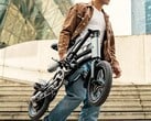 LC2 : Le vélo électrique pliable est réputé très portable. (Source de l'image : Jimove)