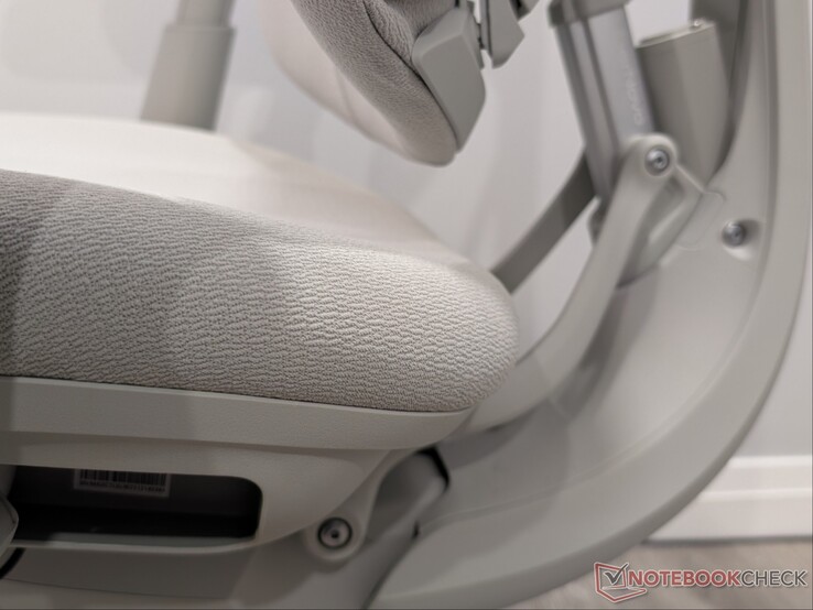 Dossier du siège avec une mousse plus courte et plus ferme.