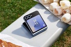 Le Samsung Galaxy Z Flip6 possède de meilleurs appareils photo que son prédécesseur, du moins selon DxOMark. (Source de l'image : Samsung)