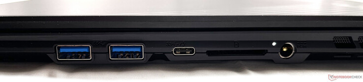 A droite : 2x USB Type-A 3.2 Gen. 1, USB-C Thunderbolt 3 (avec DisplayPort et Power Delivery), lecteur de carte SD, alimentation