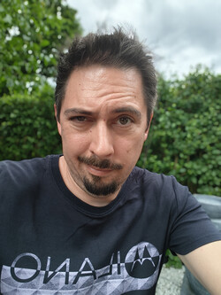 Selfie avec le realme GT 7 (mode portrait)