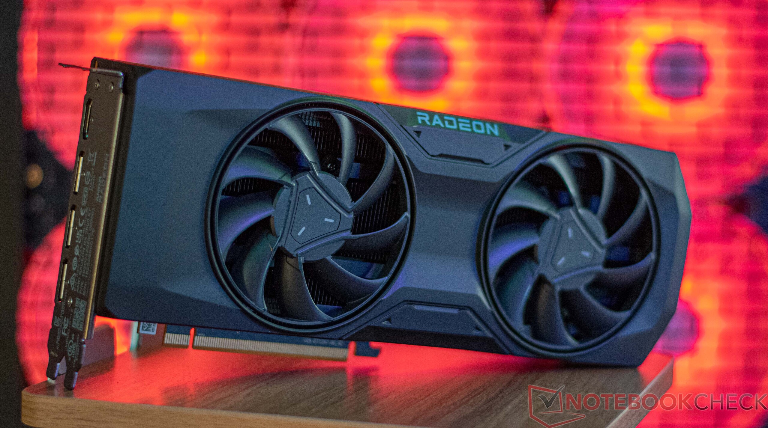 La Radeon RX 7800XT aussi efficace qu'une GeForce RTX 4070 ?