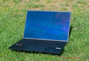 Acer Swift Edge SFE16 au soleil