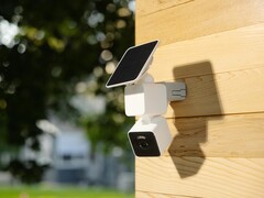 La Wyze Solar Cam Pan est alimentée par l&#039;énergie solaire et dispose d&#039;une fonction d&#039;inclinaison panoramique pour une couverture étendue.  (Source de l&#039;image : Wyze)