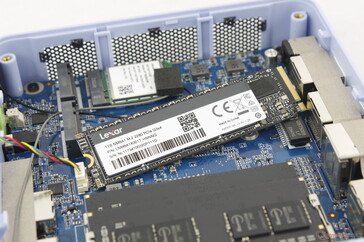 Jusqu'à deux disques PCIe4 x4 sont pris en charge