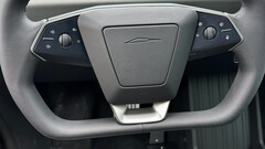 Le design du volant diffère (Source de l'image : Greggertruck/X)