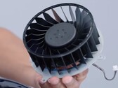 Il semble qu'un troisième type de fan différent ait été montré dans la vidéo officielle de démontage de PS5. (Source de l'image : Sony)