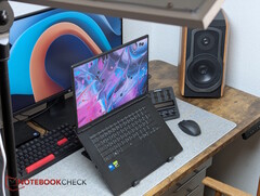 Gigabyte A16 Pro sur le bureau