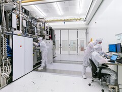 Un tribunal néerlandais emprisonne un ex-ingénieur d'ASML et de NXP pour avoir transmis des secrets sur les puces à la Russie. Illustration : Salle blanche EUV d'ASML (Source de l'image : ASML)