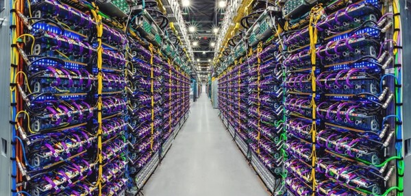 Image : Google | Cloud TPU v5p : Supercalculateur et accélérateur d'IA dans un centre de données de Google.