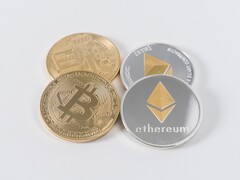 Sur le marché des crypto-monnaies, l&#039;Ethereum est apparu assez stable, tandis que le Bitcoin a légèrement baissé et que la pièce Shiba Inu a continué à être volatile (Image : Thought Catalog)