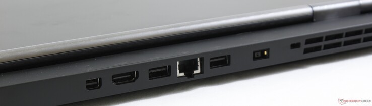 A l'arrière : DisplayPort 1.4, HDMI 2.0, 2 USB 3.1 Gen. 1, Ethernet gigabit, entrée secteur, verrou de sécurité Kensington.